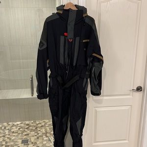 Helly Hansen large ski suit